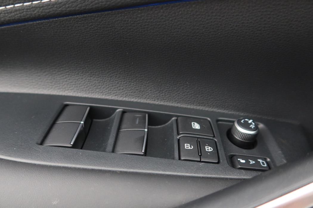 TOYOTA Corolla 2024