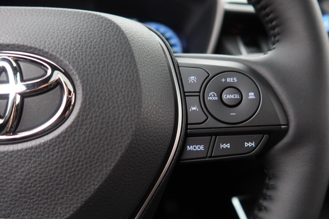 TOYOTA Corolla Cross 2025