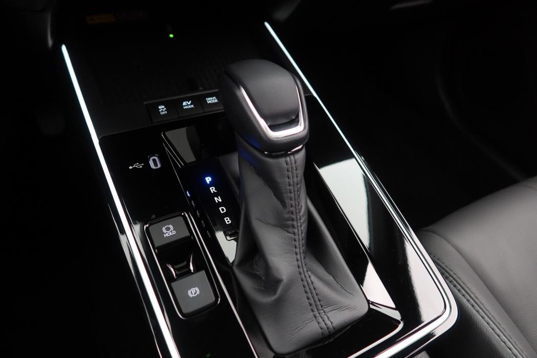 TOYOTA Corolla Cross 2025