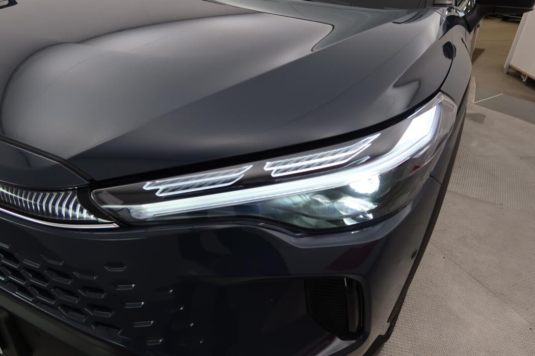 TOYOTA Corolla Cross 2025