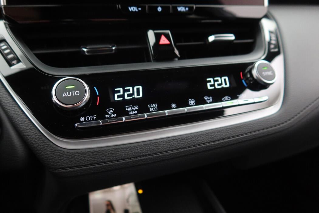 TOYOTA Corolla Cross 2025