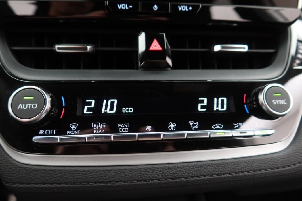 TOYOTA Corolla Cross 2026
