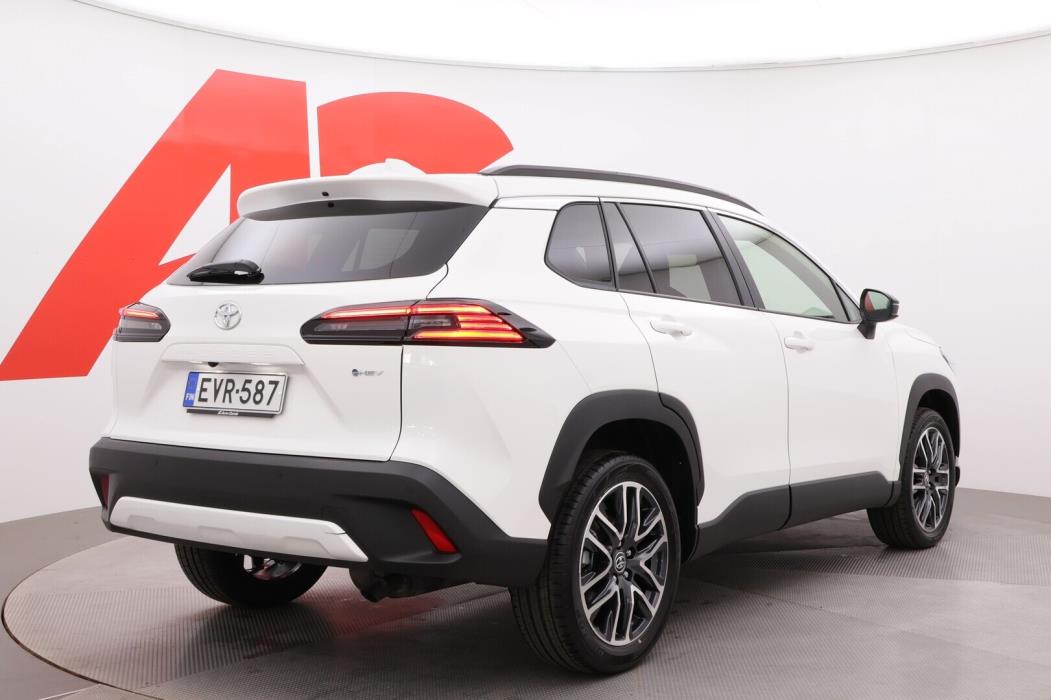 TOYOTA Corolla Cross 2026