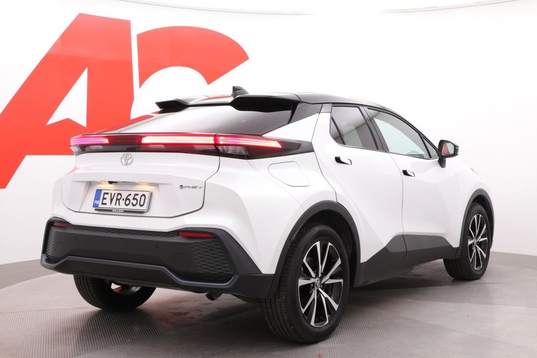 TOYOTA C-HR 2025