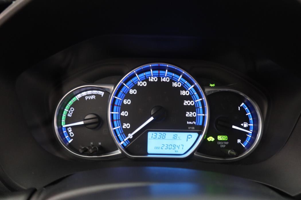 TOYOTA Yaris 2016