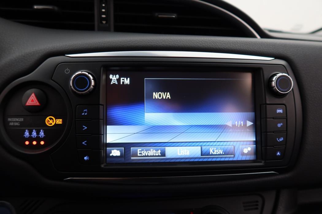TOYOTA Yaris 2016