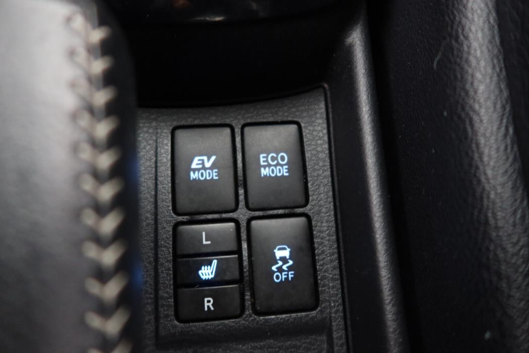 TOYOTA Yaris 2016