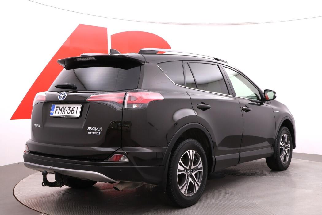 TOYOTA RAV4 2018