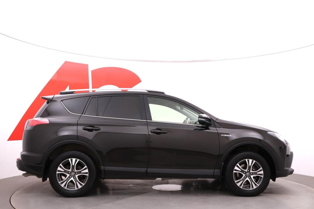 TOYOTA RAV4 2018