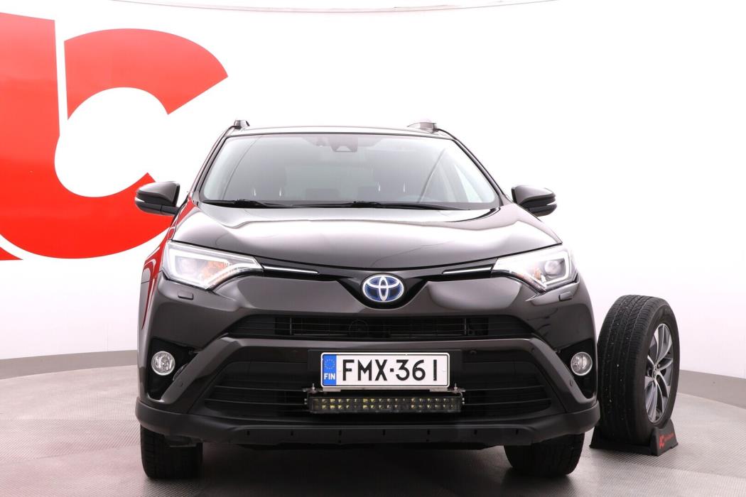 TOYOTA RAV4 2018