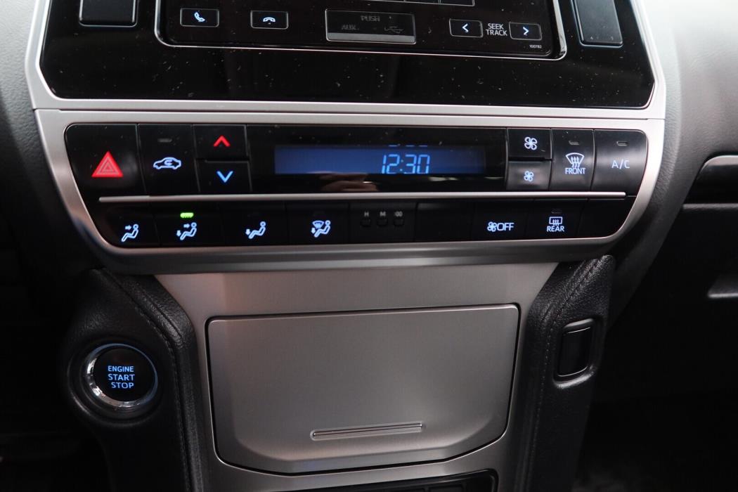TOYOTA Land Cruiser 2019