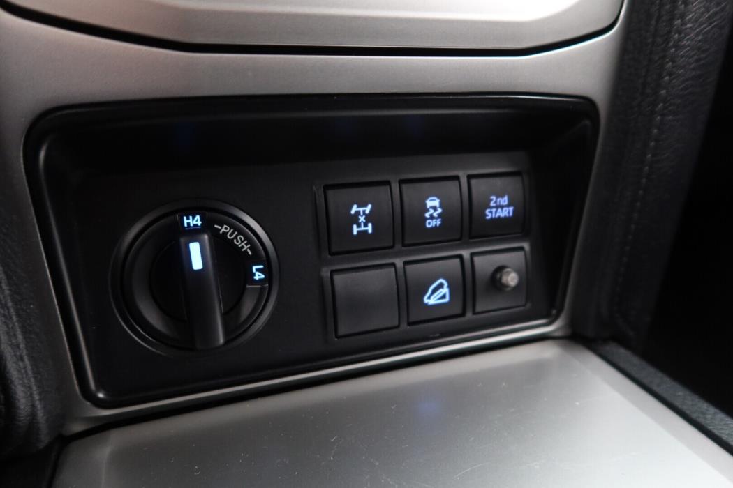 TOYOTA Land Cruiser 2019