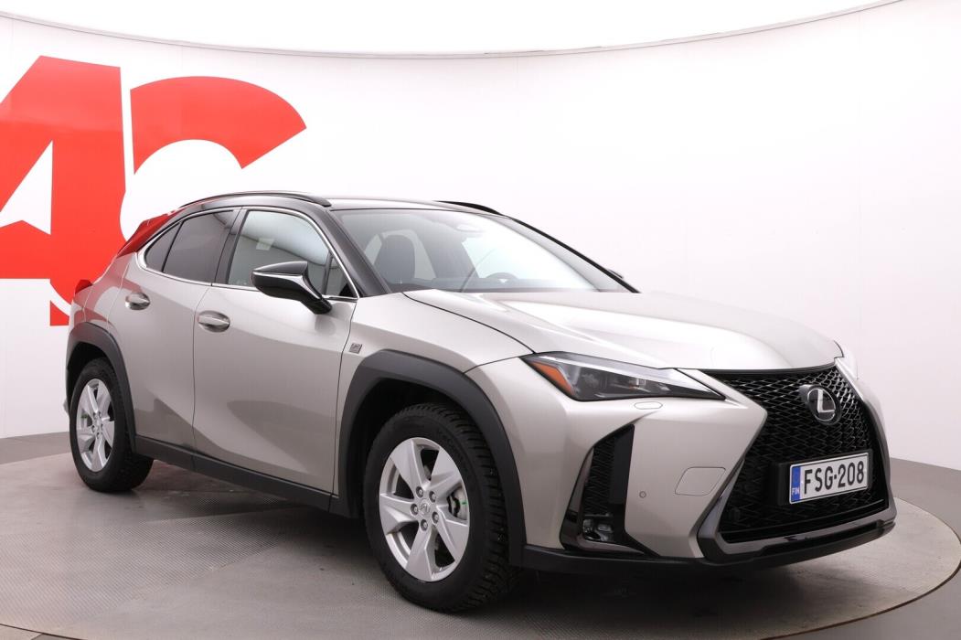 LEXUS UX 2025