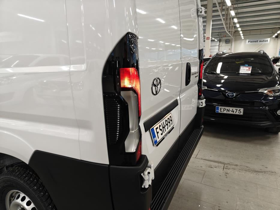 TOYOTA Proace MAX 2025