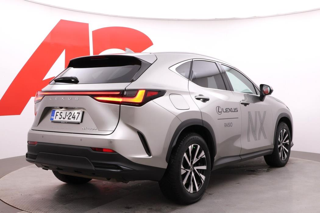LEXUS NX 2025