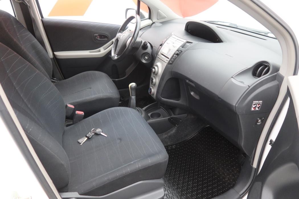 TOYOTA Yaris 2007