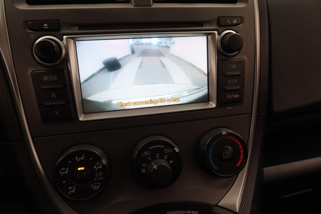 TOYOTA Verso-S 2011