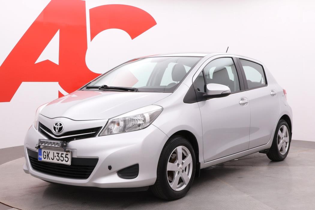TOYOTA Yaris 2012