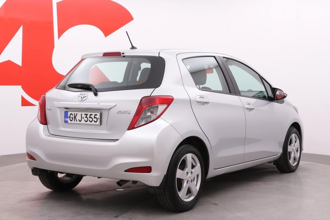 TOYOTA Yaris 2012