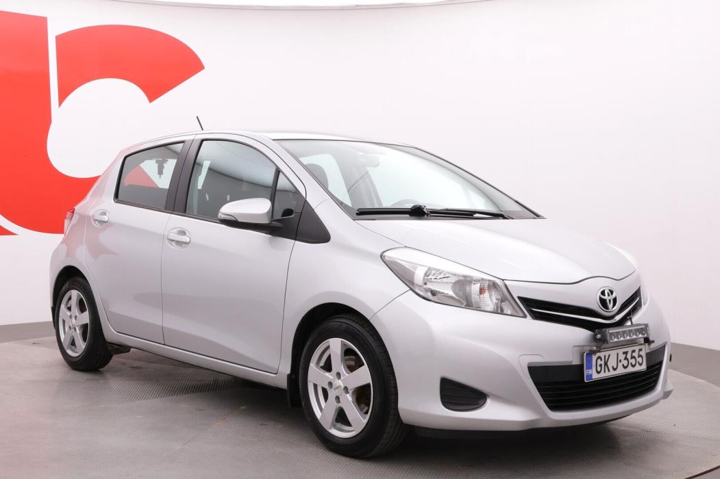 TOYOTA Yaris 2012