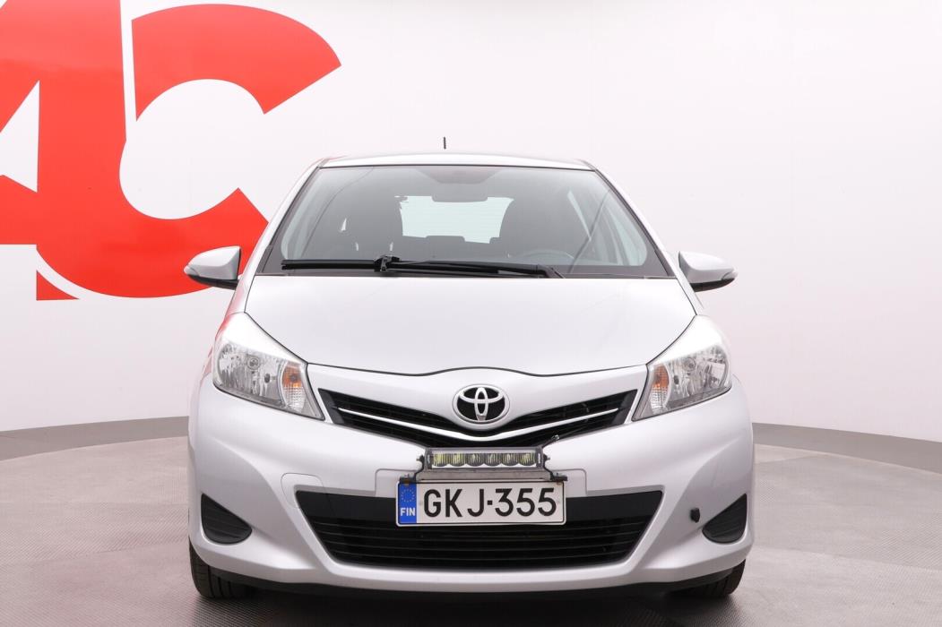 TOYOTA Yaris 2012