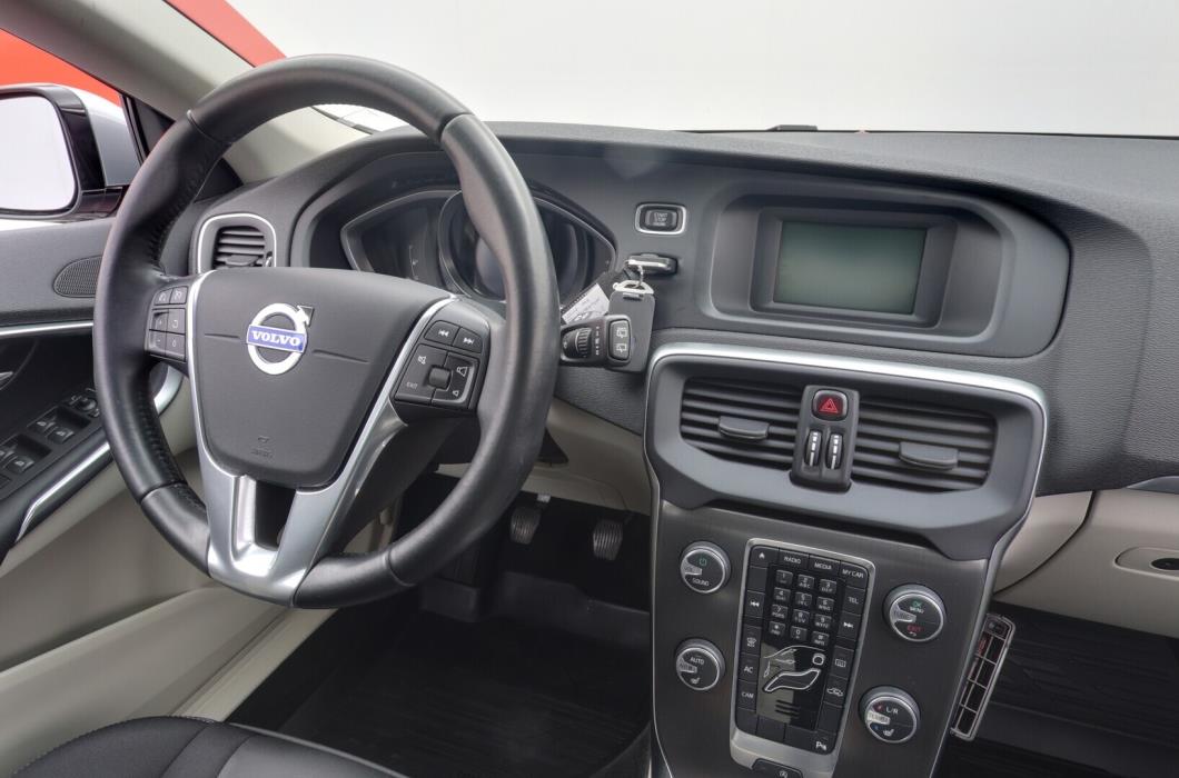 VOLVO V40 2013