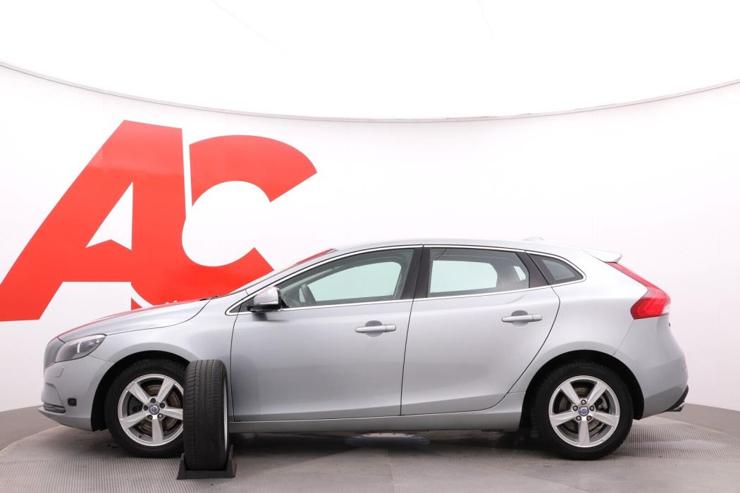 VOLVO V40 2013