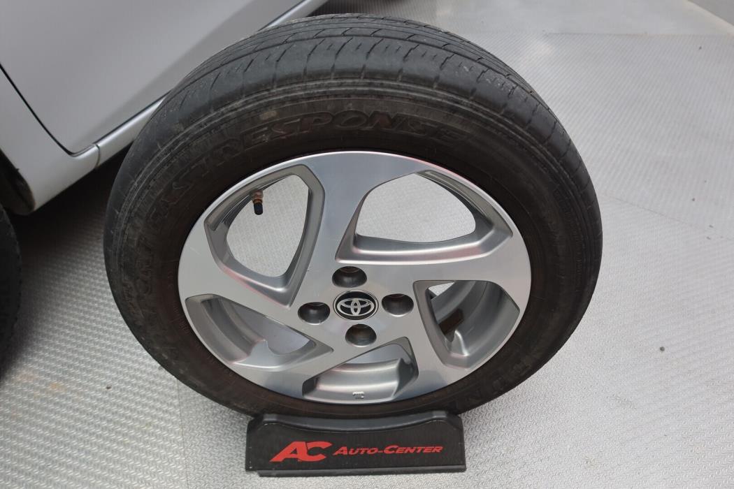 TOYOTA Yaris 2016