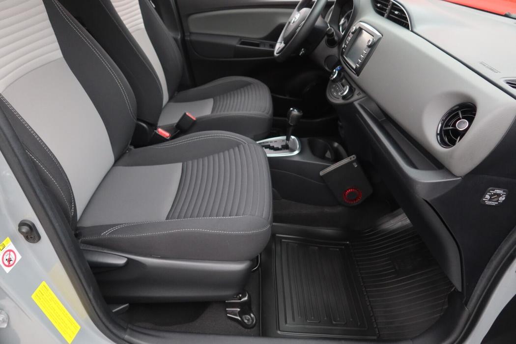 TOYOTA Yaris 2019