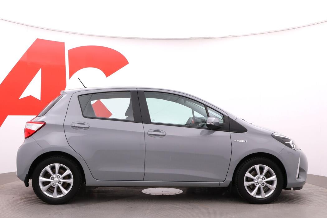 TOYOTA Yaris 2019