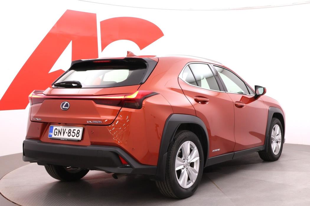 LEXUS UX 2019