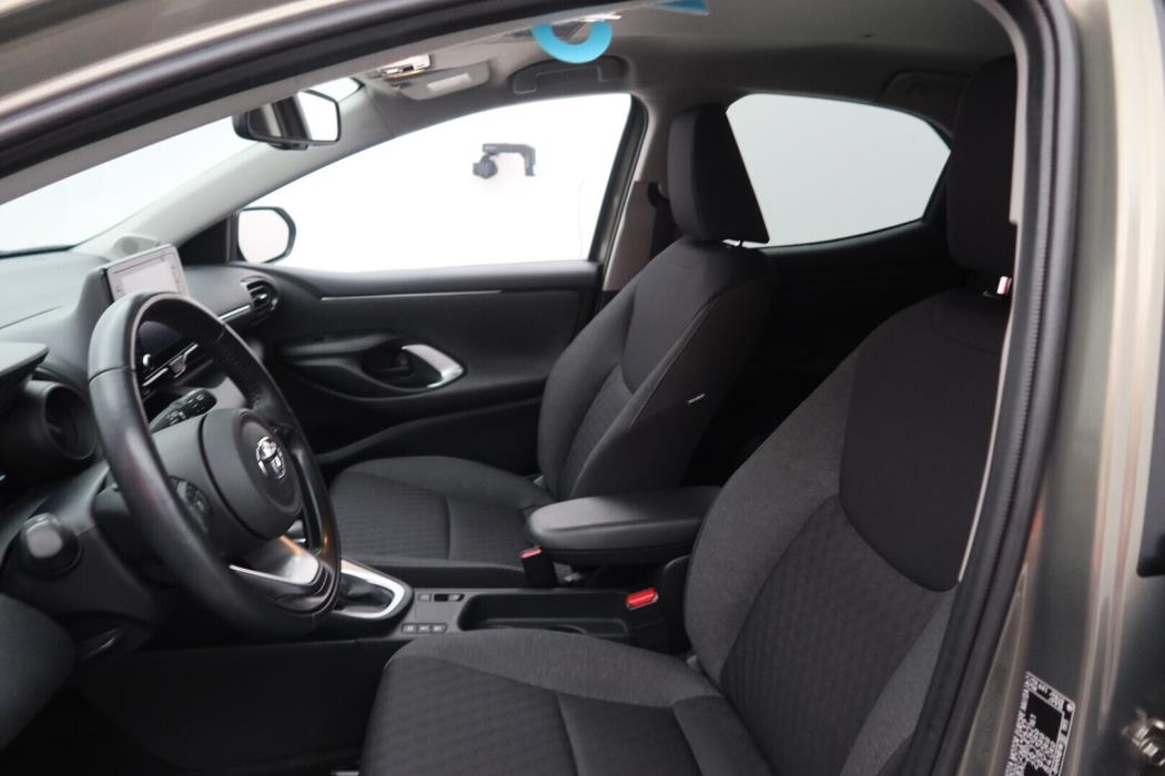TOYOTA Yaris 2021