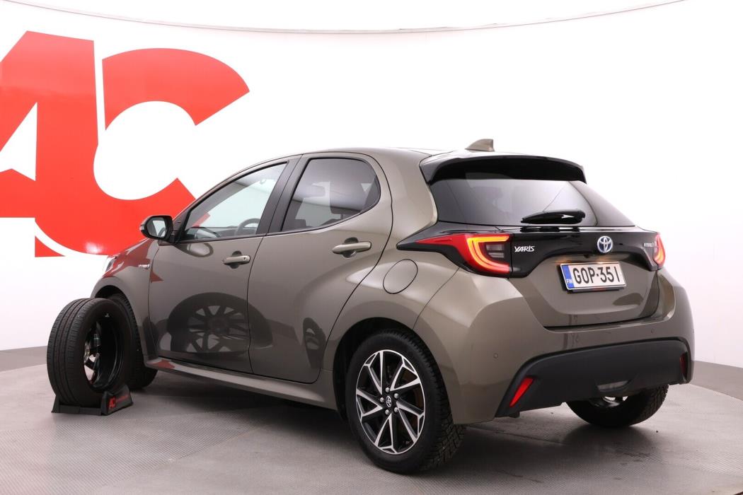 TOYOTA Yaris 2021