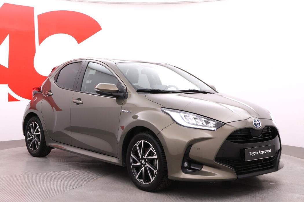TOYOTA Yaris 2021
