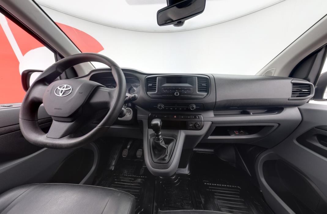 TOYOTA Proace 2021
