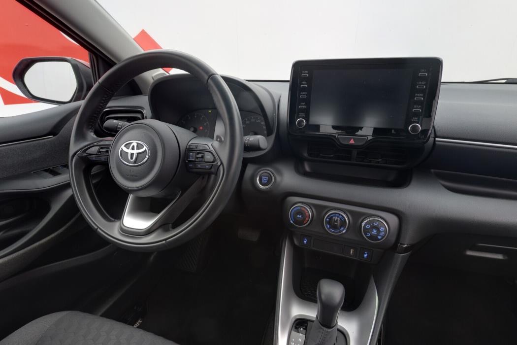 TOYOTA Yaris 2021