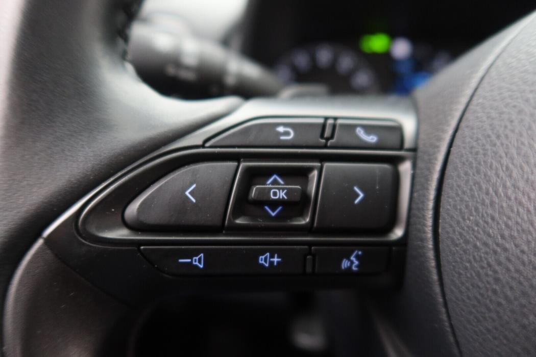 TOYOTA Yaris 2021