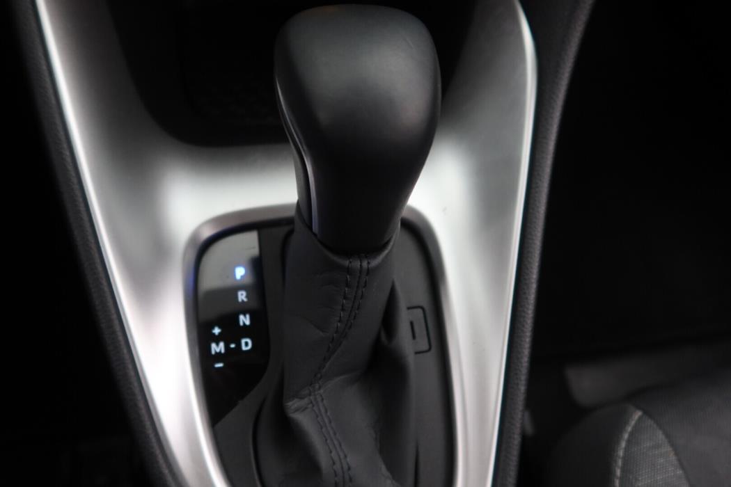 TOYOTA Yaris 2021
