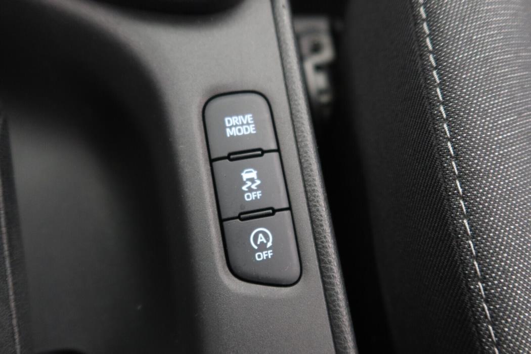 TOYOTA Yaris 2021