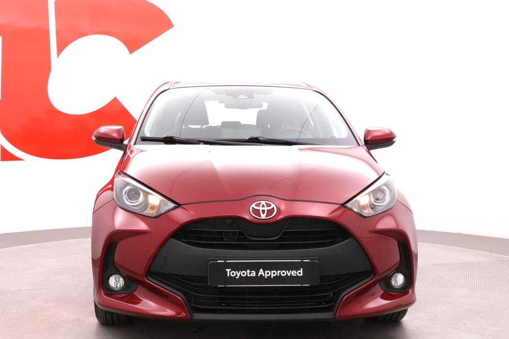TOYOTA Yaris 2021