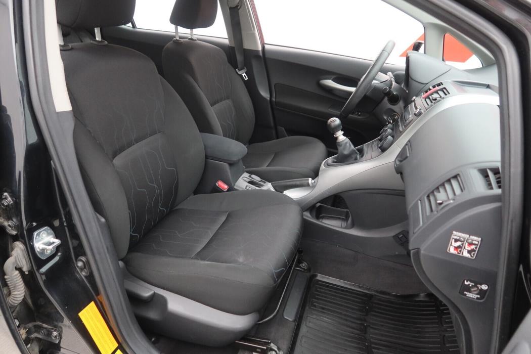 TOYOTA Auris 2010