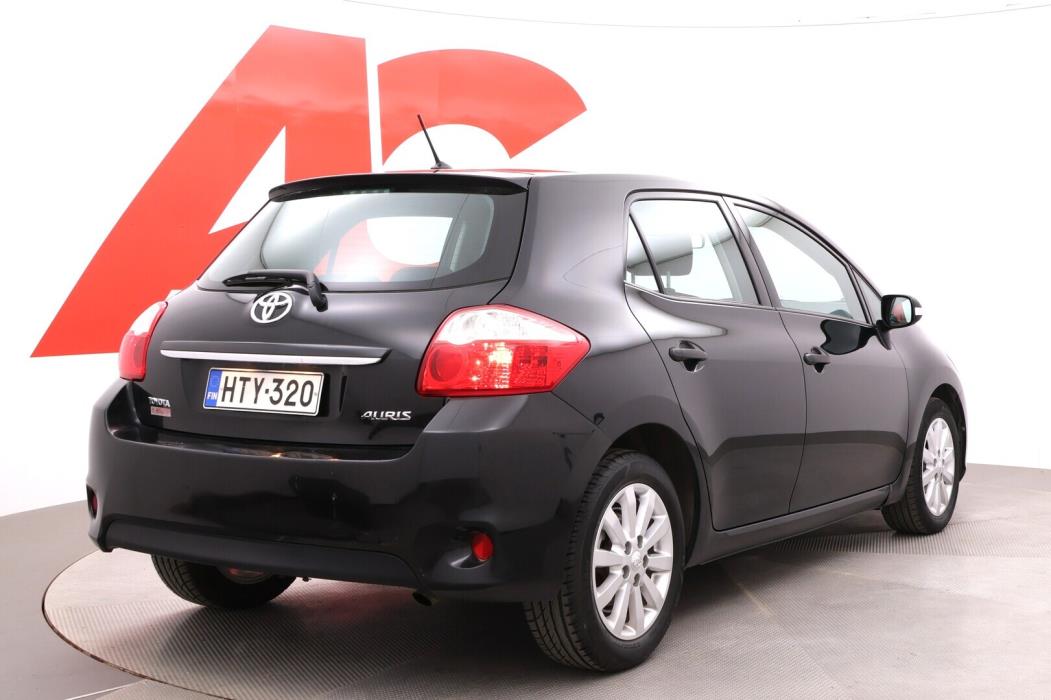 TOYOTA Auris 2010