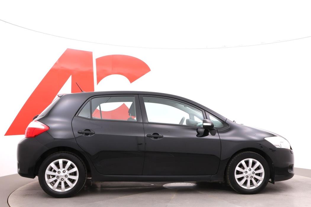 TOYOTA Auris 2010