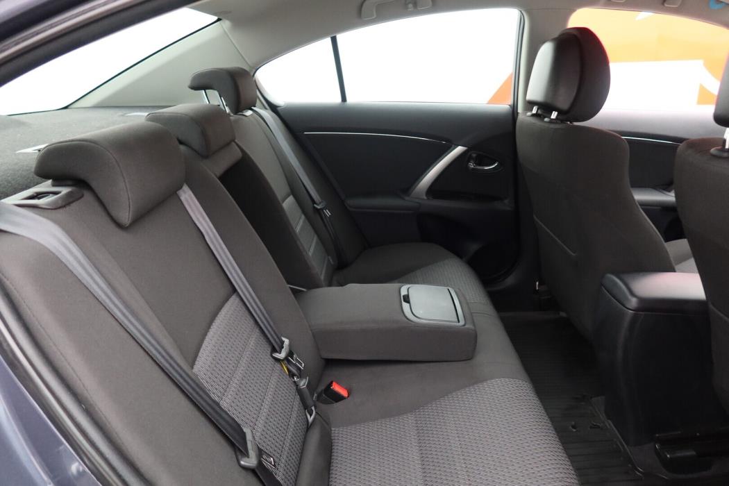 TOYOTA Avensis 2012