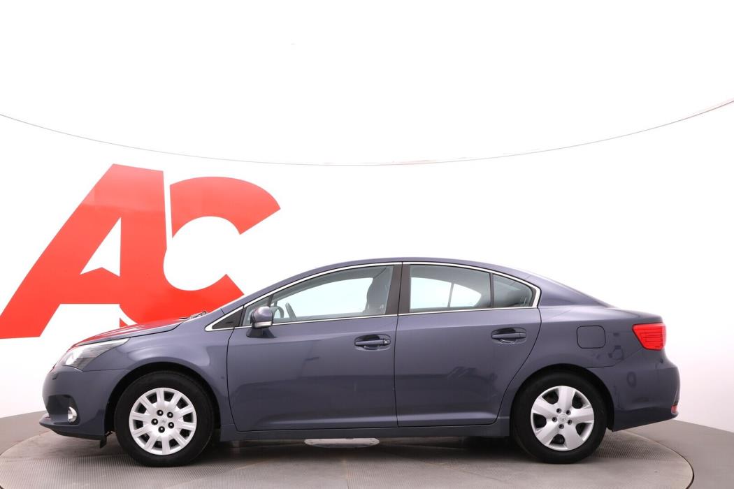 TOYOTA Avensis 2012