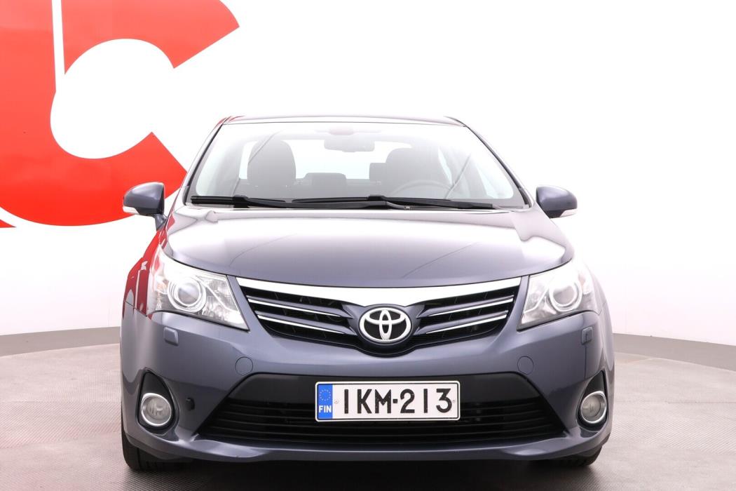 TOYOTA Avensis 2012