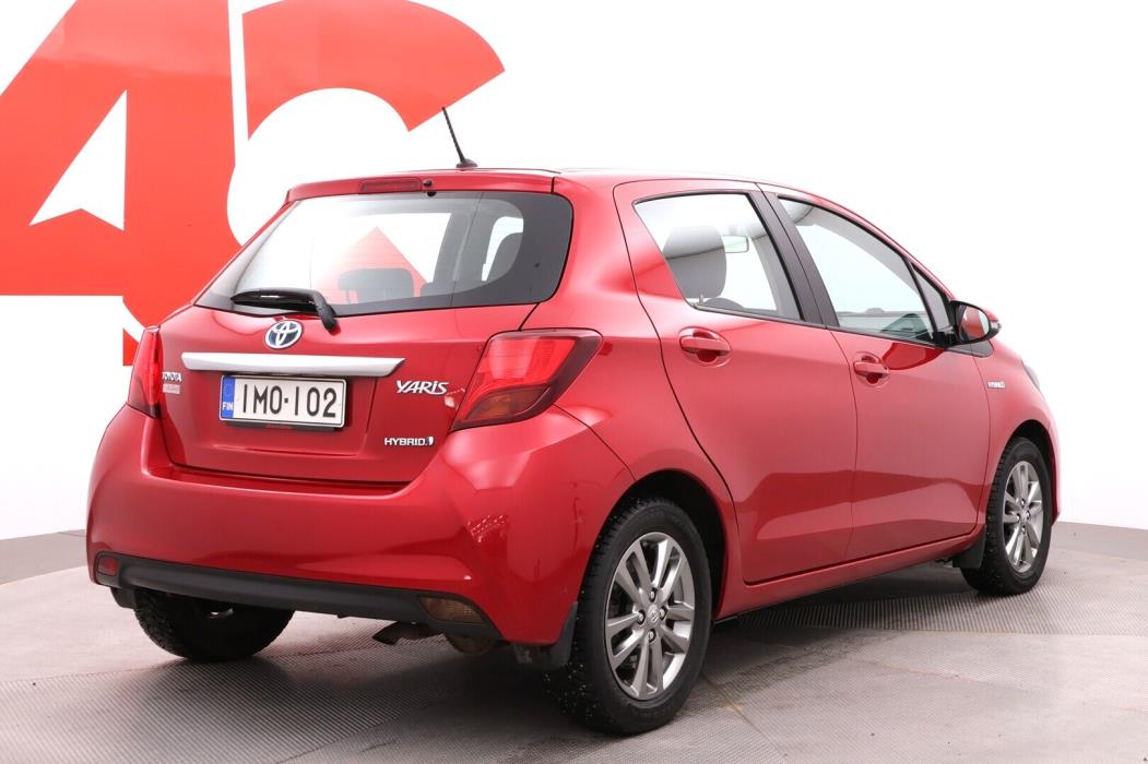 TOYOTA Yaris 2016