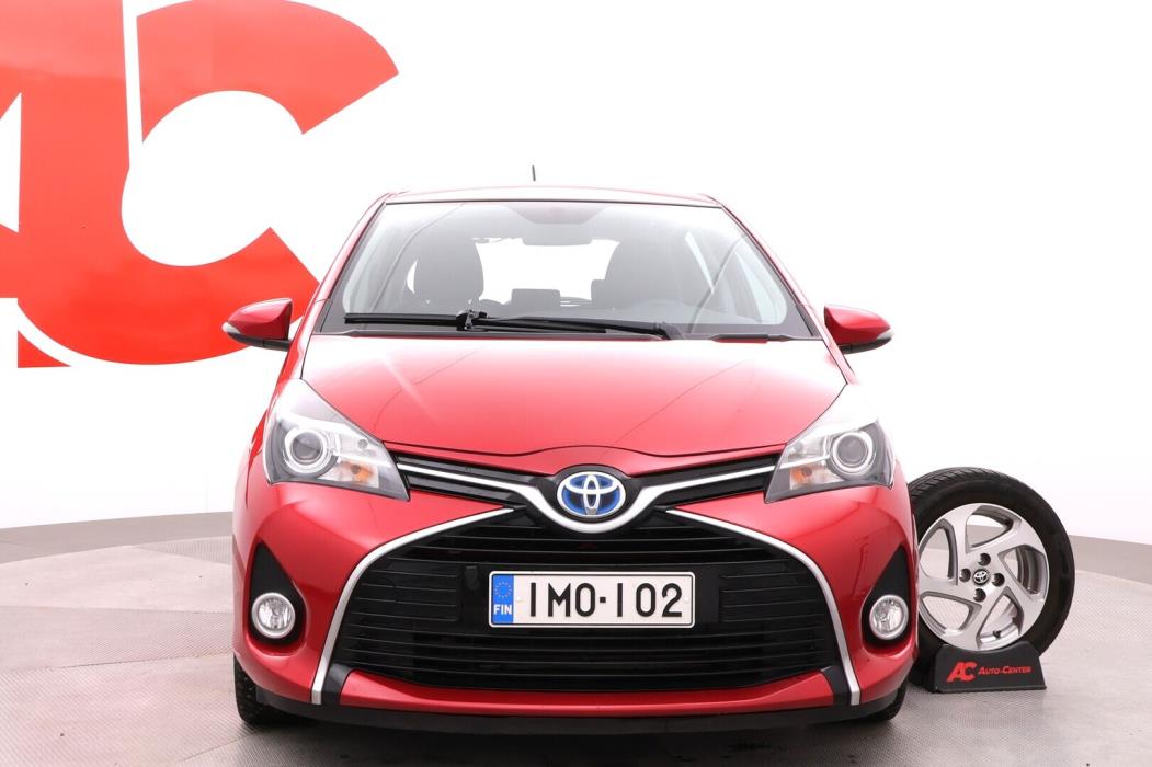 TOYOTA Yaris 2016