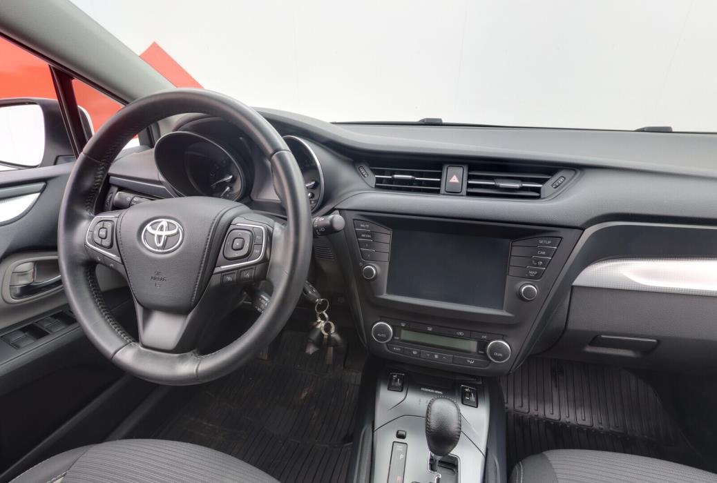 TOYOTA Avensis 2018