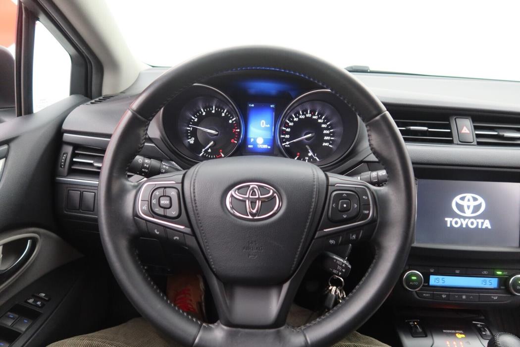 TOYOTA Avensis 2018
